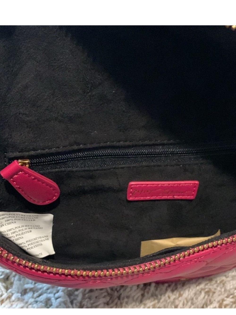 🕊️Betsey Johnson Icon Hearts Sling Bag - Picture 6 of 10